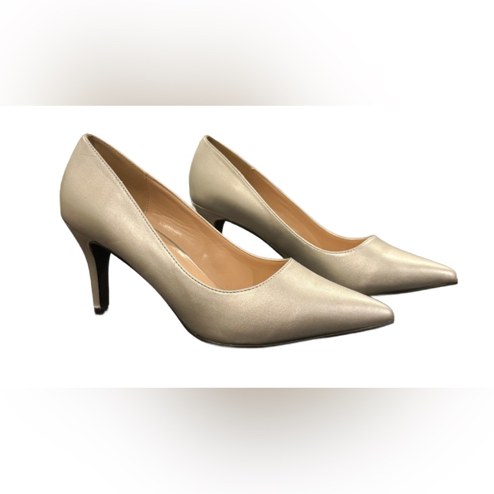 ASHRO Classic Faux-Leather Pump